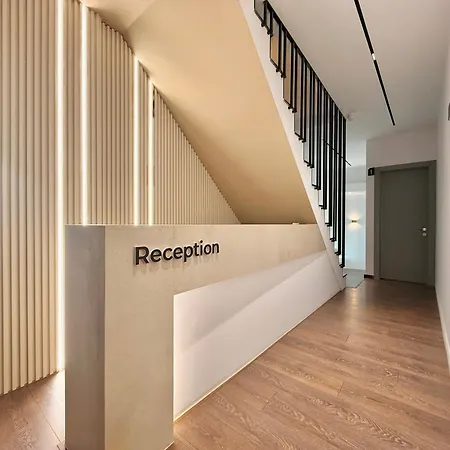 Comfort ホテル Kukës